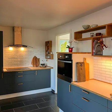 Dom wakacyjny Charming Town House In Near The North Sea *